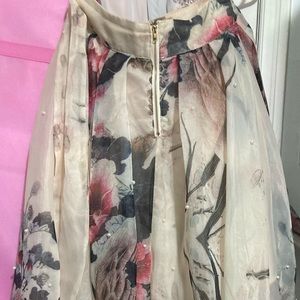 A beautiful a-line printed skirt by Honey Chelsea